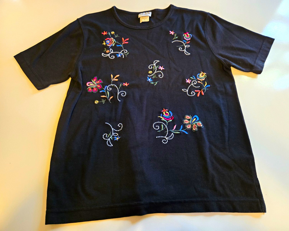 Bon Worth Women's XS Black Floral Embroidered Boho Cottagecore Short Sleeve Top